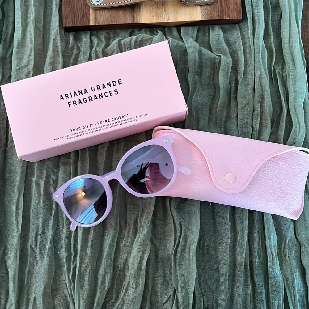 COPY - Free with bundle Arianna Grande pink cloud sunglasses